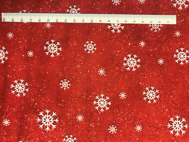 sorg sammensværgelse bifald Nisser på Patchworkstof - røde. Et meget flot rød jule patchwork stof med  hvide is krystaller i flere størrelser.